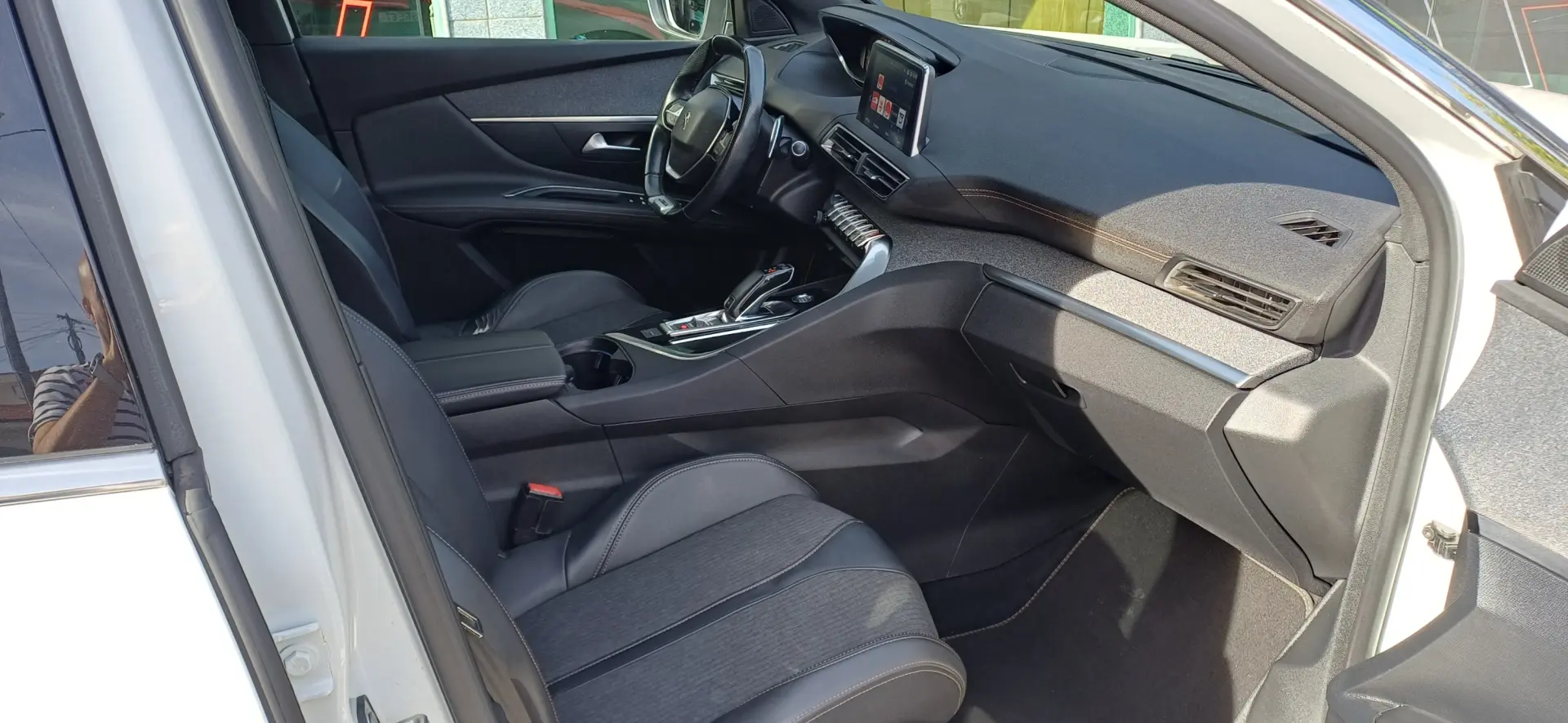 Peugeot 3008 1.5 BlueHDi GT Line EAT8 26