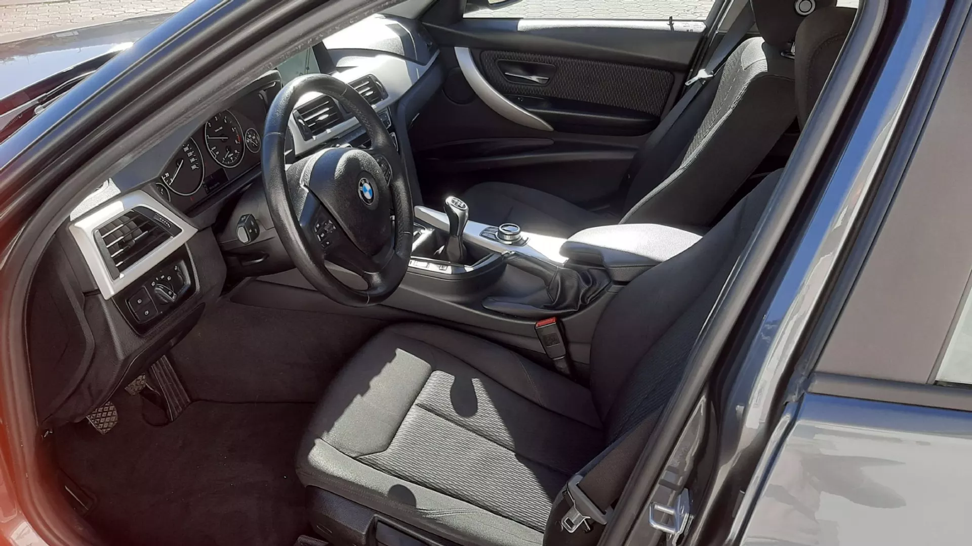 BMW 318 d Touring Advantage 18