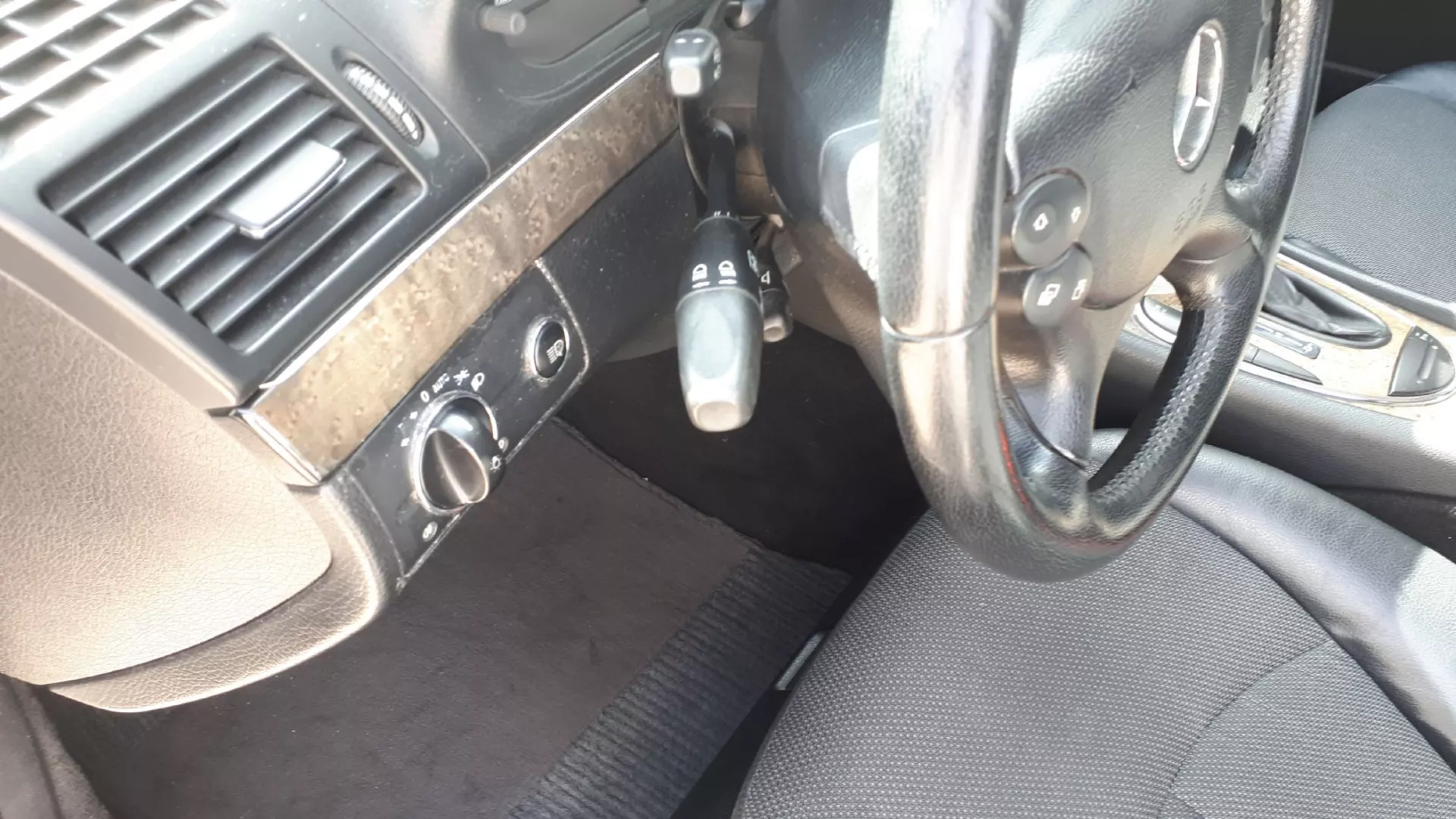 Mercedes-Benz E 280 Avantgarde 14