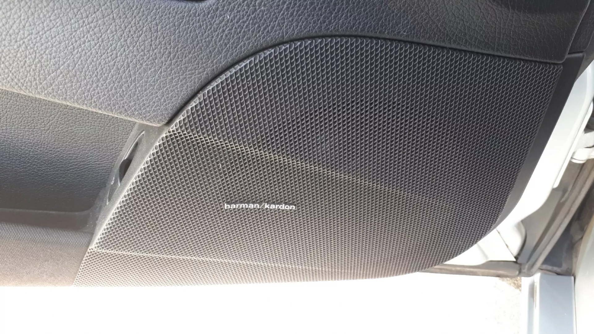 Mercedes-Benz E 280 Avantgarde 23