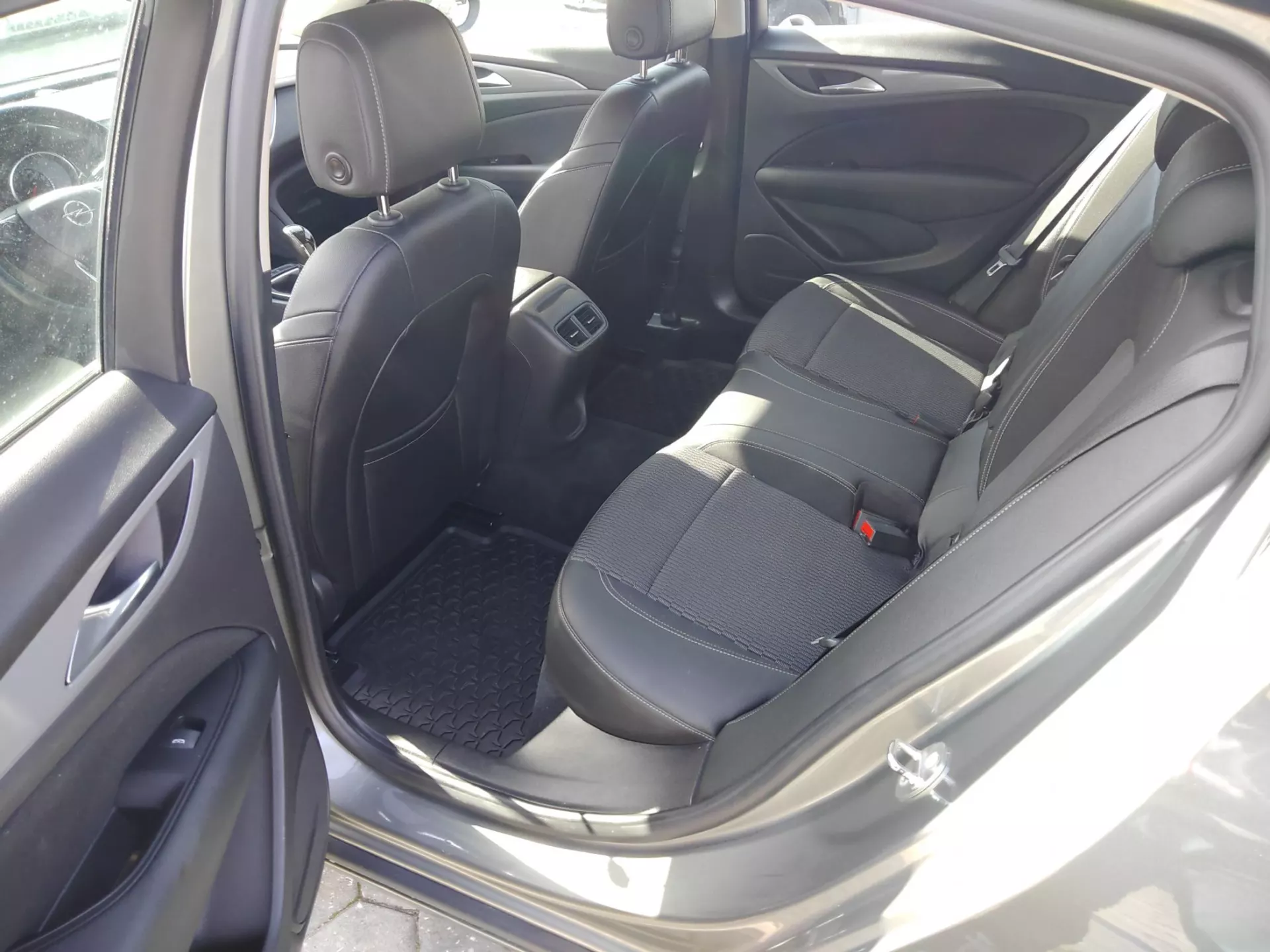 Opel Insignia Grand Sport 1.6 CDTi Selective 27