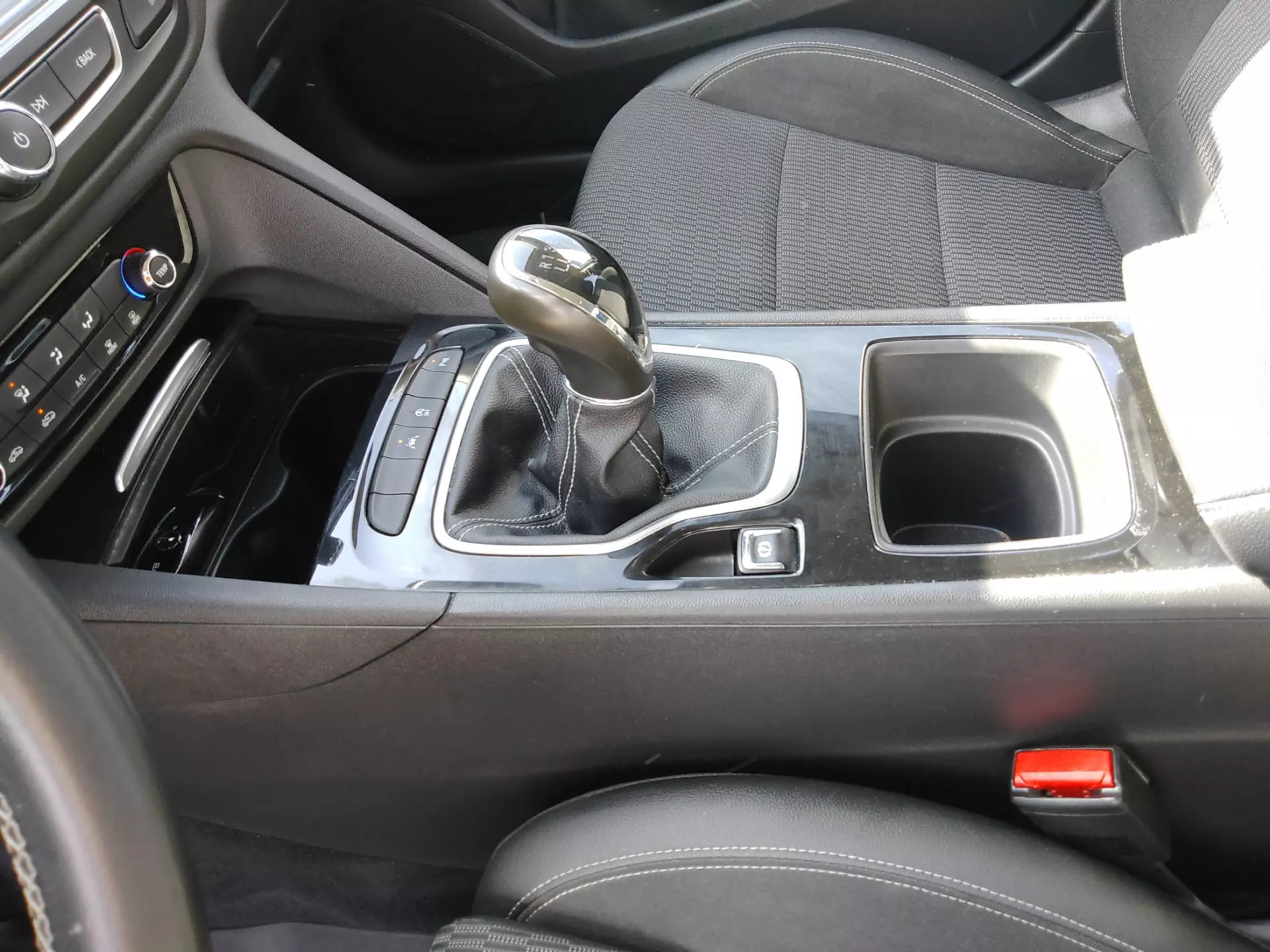 Opel Insignia Grand Sport 1.6 CDTi Selective 29