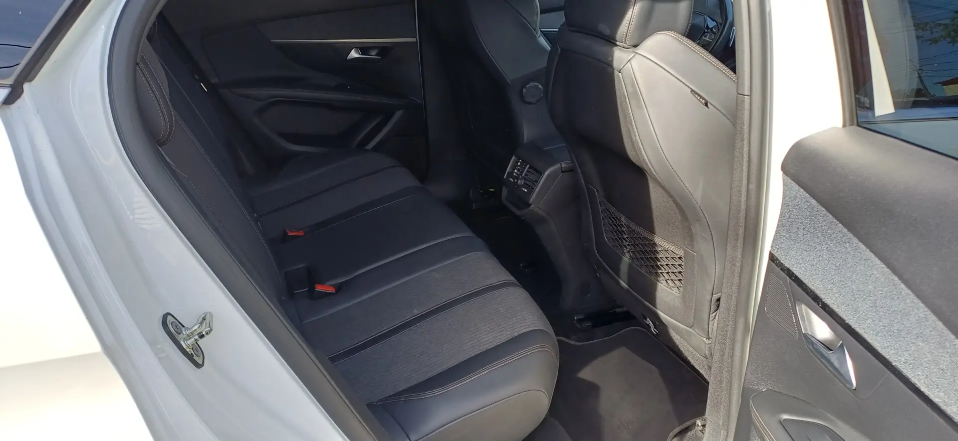 Peugeot 3008 1.5 BlueHDi GT Line EAT8 24