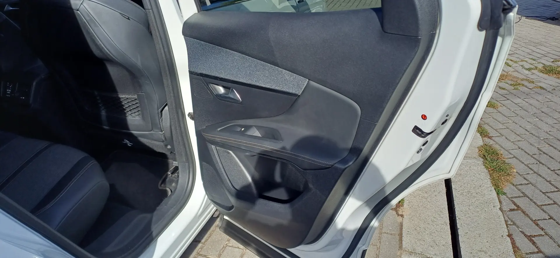 Peugeot 3008 1.5 BlueHDi GT Line EAT8 23