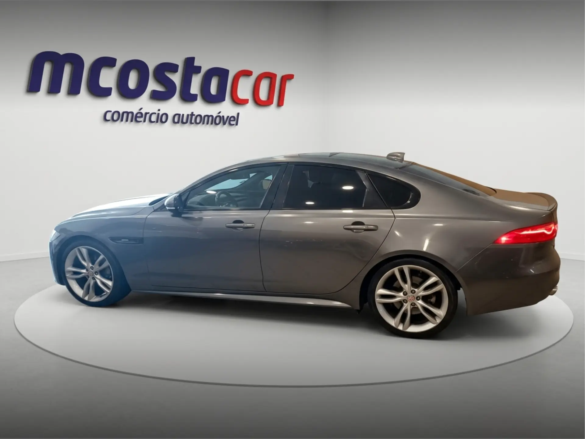 Jaguar XF 2.0 D R-Sport Aut. 4