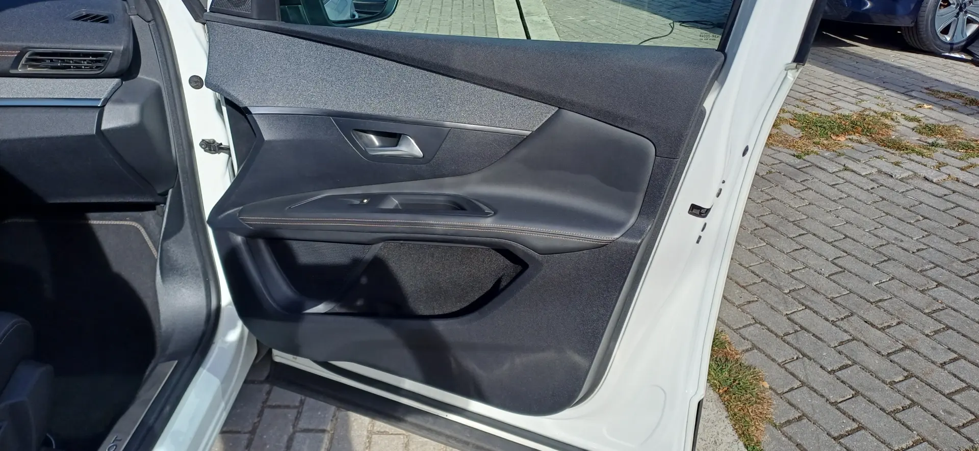 Peugeot 3008 1.5 BlueHDi GT Line EAT8 25