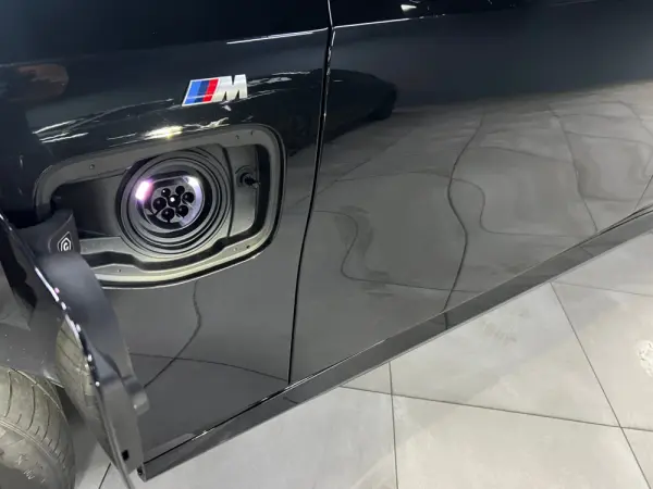 BMW 530 e Pack Desportivo M 6