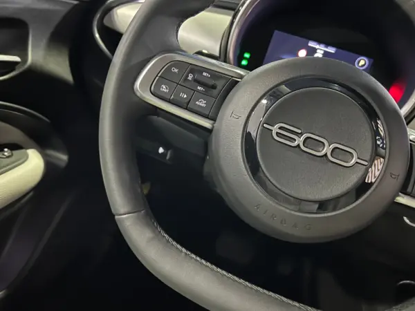Fiat 600 1.2 Hybrid La Prima 19