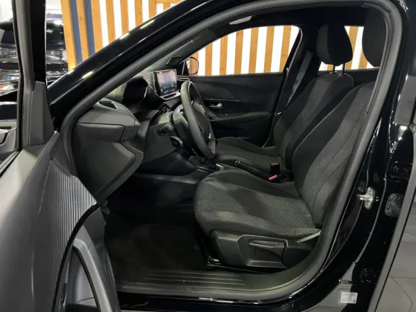Peugeot 2008 1.2 PureTech Style 9