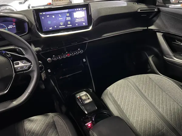 Peugeot e-2008 54 kWh Allure 19