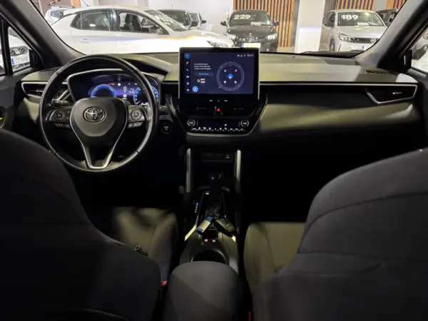 Toyota Corolla Cross exclusive 14