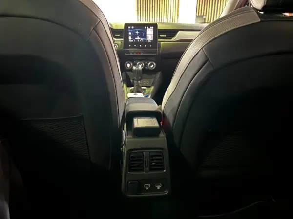 Renault Captur 1.0 TCe Techno 27