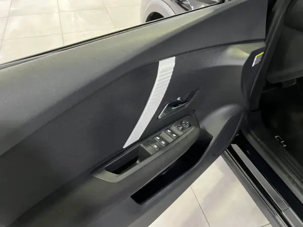 Citroën C4 1.2 Hybrid Plus e-DSC6 26