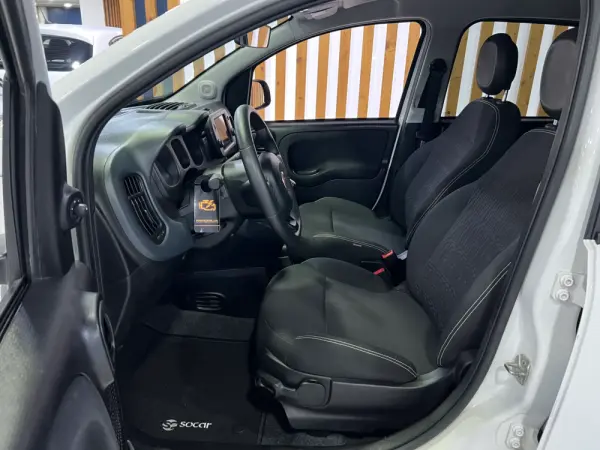 Fiat Panda 1.0 Hybrid City Cross 8