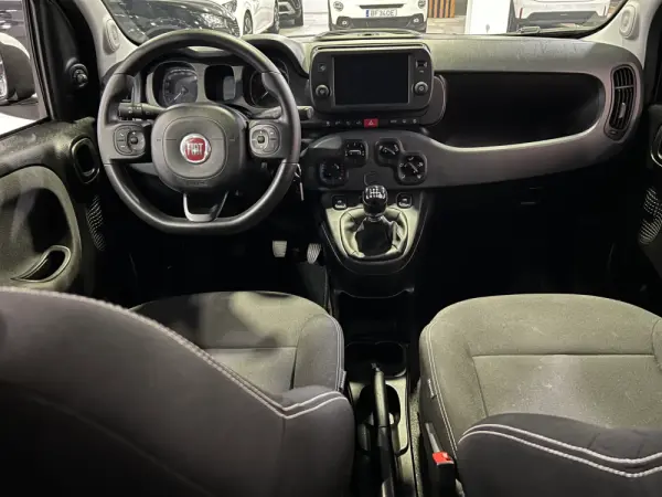 Fiat Panda 1.0 Hybrid City Cross 11
