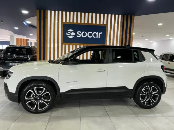 Jeep Avenger 1.2 GSE T3 Summit 4