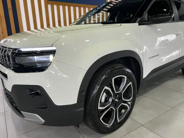 Jeep Avenger 1.2 GSE T3 Summit 7