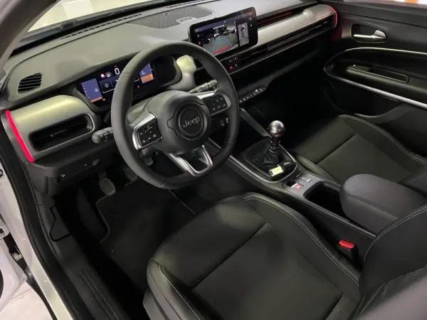 Jeep Avenger 1.2 GSE T3 Summit 22