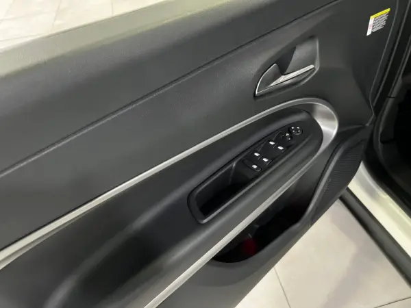 Jeep Avenger 1.2 GSE T3 Summit 31