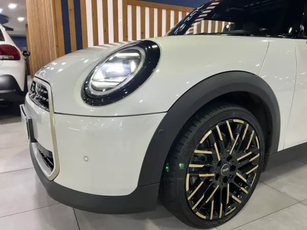 MINI 3 Portas Cooper C Favoured S 6
