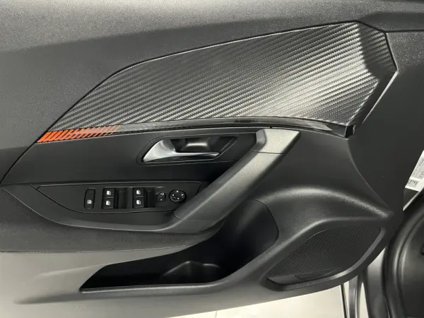 Peugeot 2008 1.2 PureTech Active Pack 17