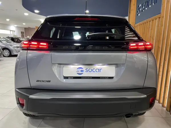 Peugeot 2008 1.2 PureTech Style 7