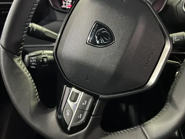 Peugeot 2008 1.2 PureTech Style 17