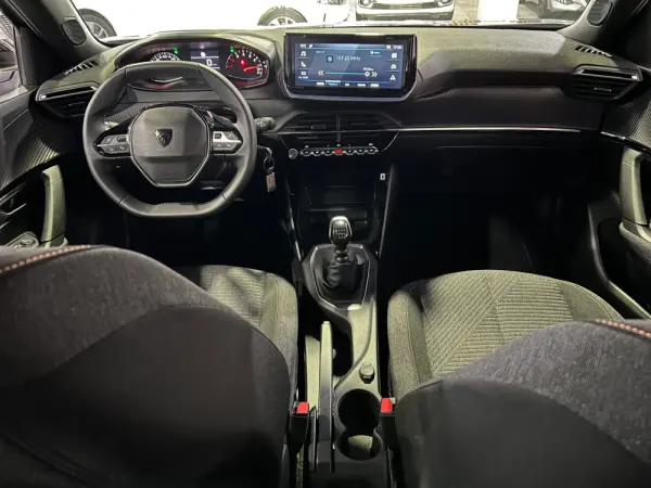 Peugeot 2008 1.2 PureTech Style 13