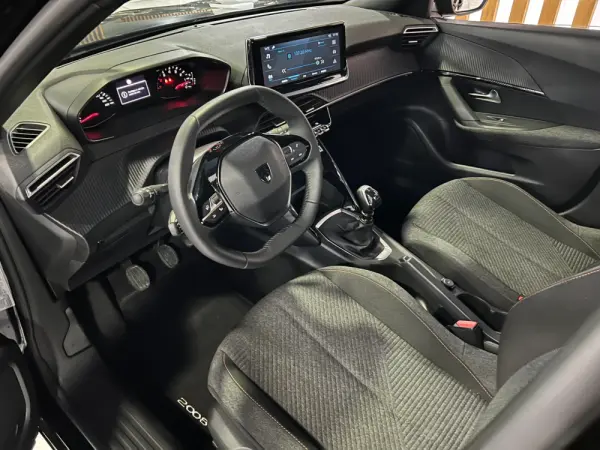 Peugeot 2008 1.2 PureTech Style 10