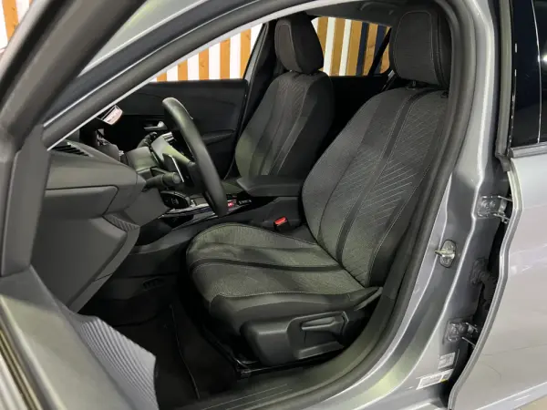 Peugeot 208 1.2 Hybrid Allure e-DCS6 11