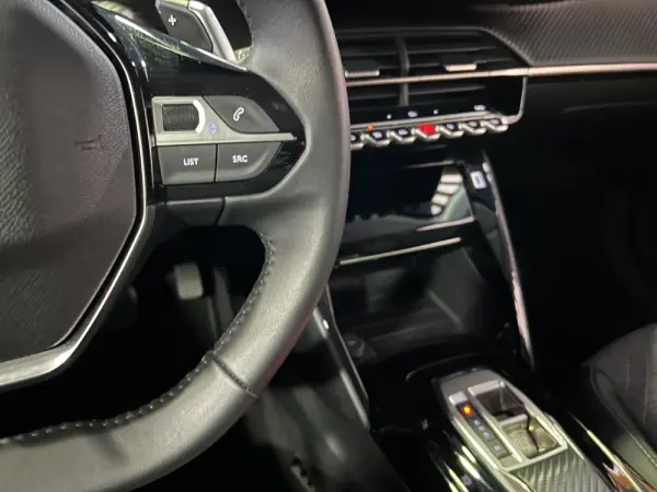 Peugeot 208 1.2 Hybrid Allure e-DCS6 17