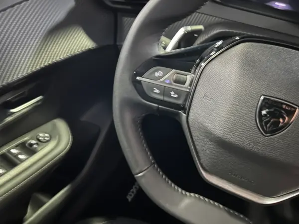 Peugeot 208 1.2 Hybrid Allure e-DCS6 19