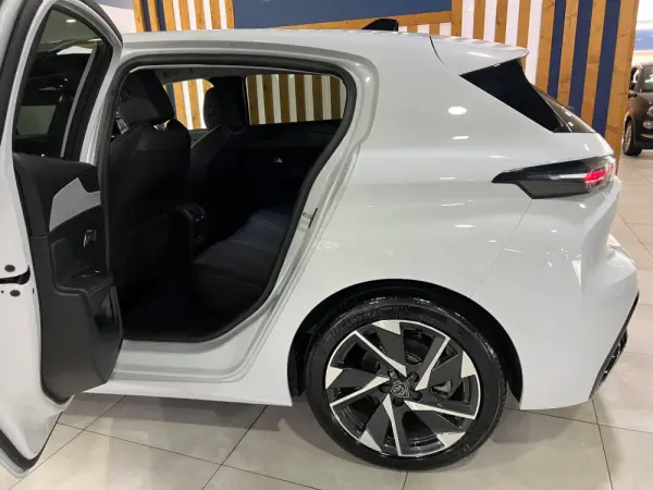 Peugeot 308 1.2 PureTech Allure Pack 12
