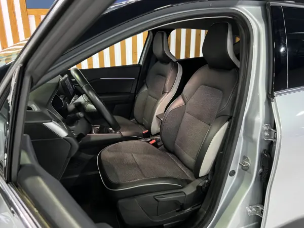 Renault Captur 1.0 TCe Techno 13