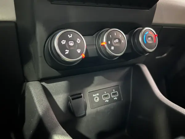 Renault Clio 1.0 TCe Limited 24