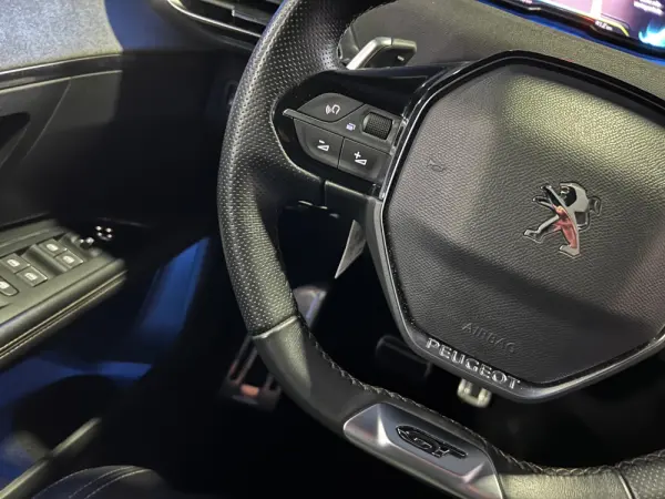 Peugeot 3008 1.6 Hybrid Allure Pack e-EAT8 22