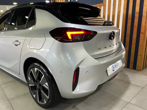 Opel Corsa-e e-GS 8
