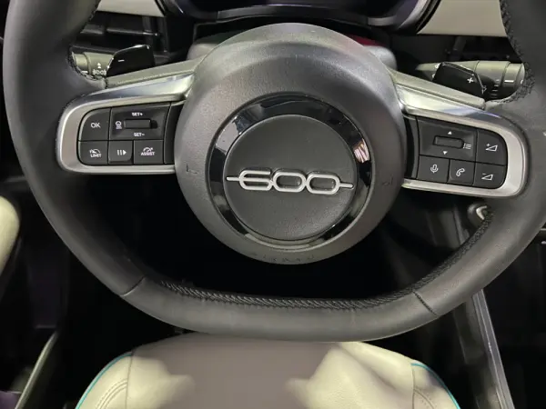 Fiat 600 1.2 Hybrid La Prima 17