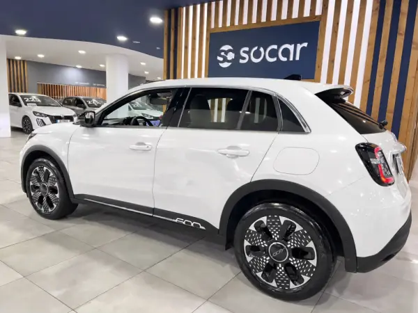 Fiat 600 1.2 Hybrid La Prima 4