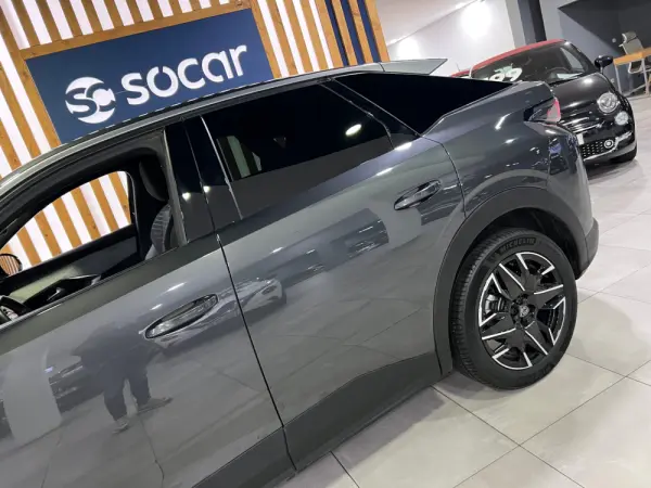 Peugeot 3008 1.2 Hybrid Allure e-DCS6 8
