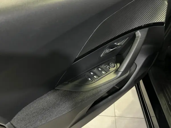 Peugeot 2008 1.2 PureTech Style 22