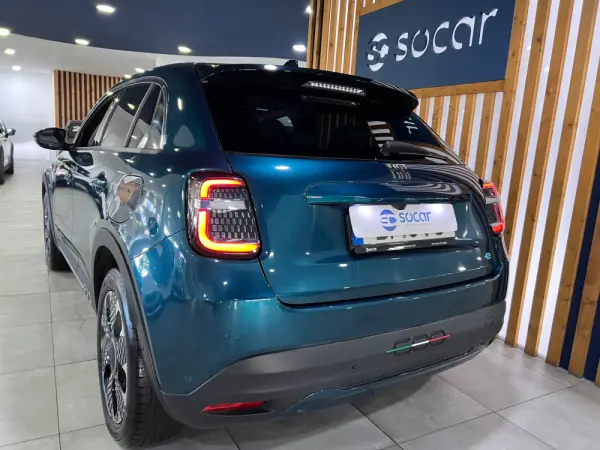 Fiat 600e 54 kWh La Prima 8