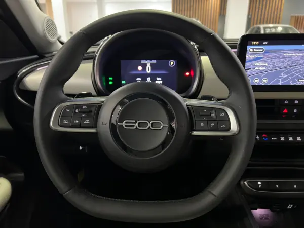 Fiat 600 1.2 Hybrid La Prima 16