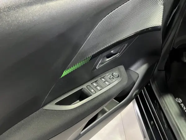 Peugeot 208 1.2 PureTech Active Pack 21