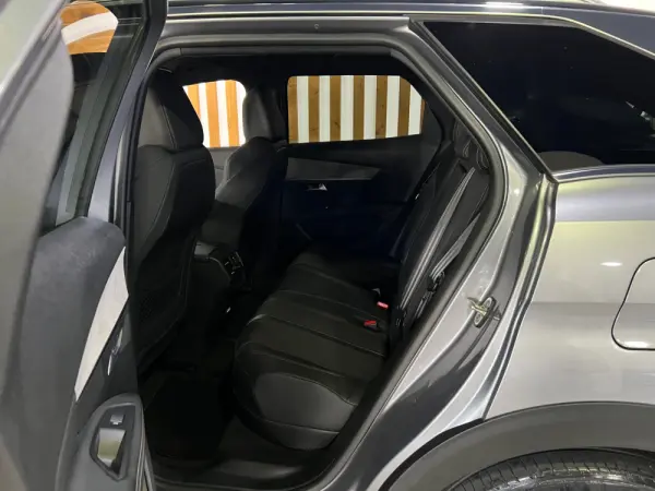 Peugeot 3008 1.6 Hybrid GT Pack e-EAT8 17