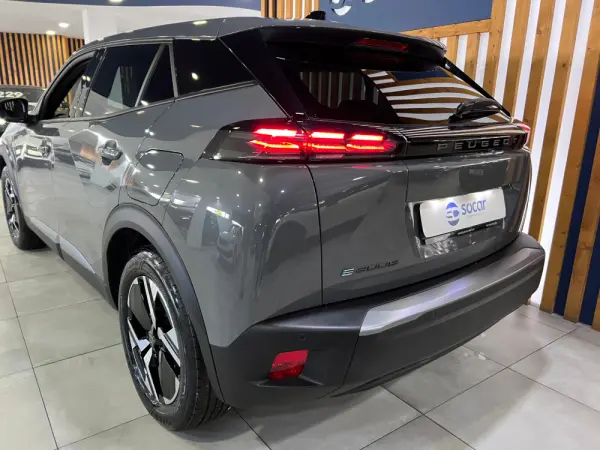 Peugeot e-2008 54 kWh Allure 7