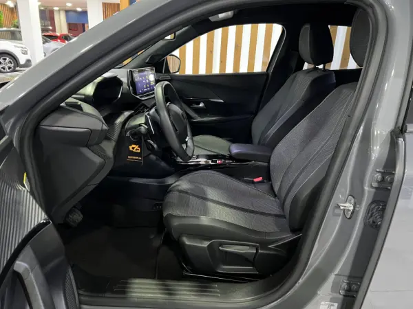 Peugeot e-2008 54 kWh Allure 10