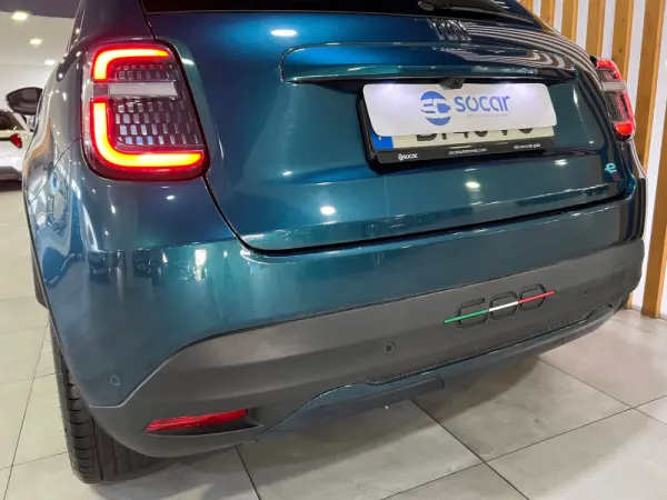 Fiat 600e 54 kWh La Prima 9