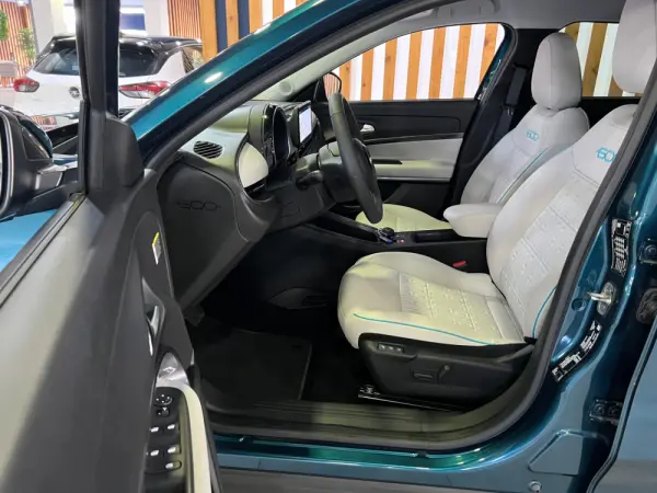 Fiat 600e 54 kWh La Prima 13