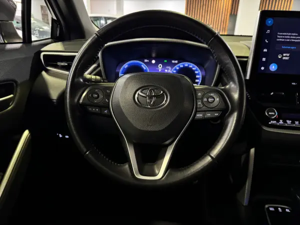 Toyota Corolla Cross exclusive 15